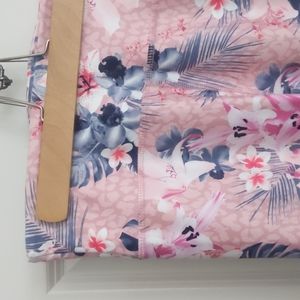 Cute floral leggings!